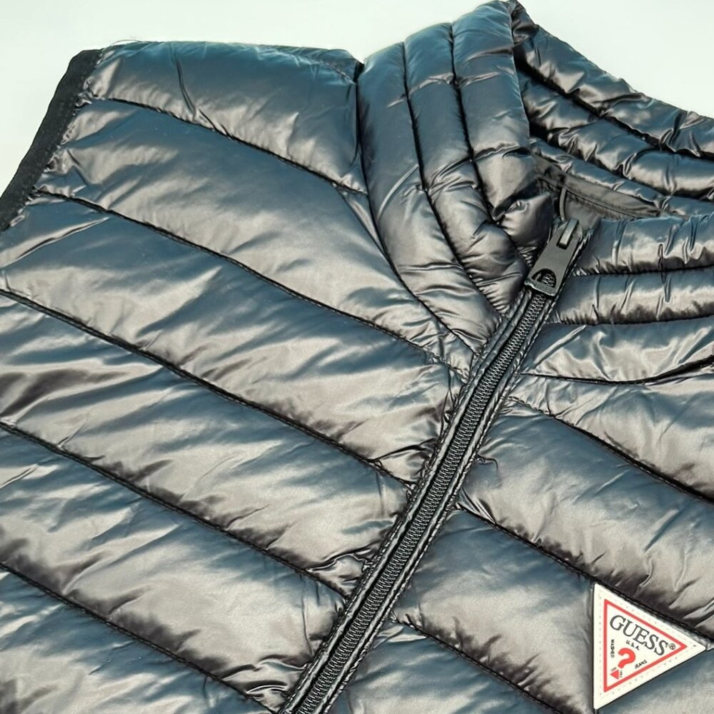 GUESS Men's Essential Light Weight Transitional Puffer Vest, Size Large, Black